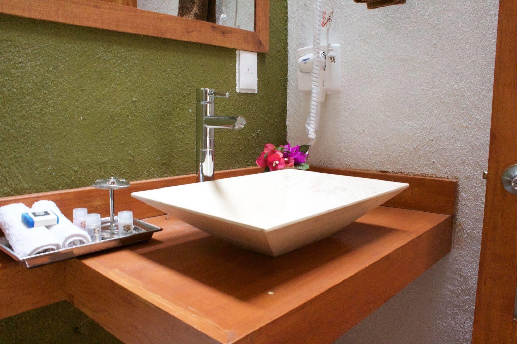 La Joya Del Viento Bed & Breakfast Valle de Bravo Luaran gambar